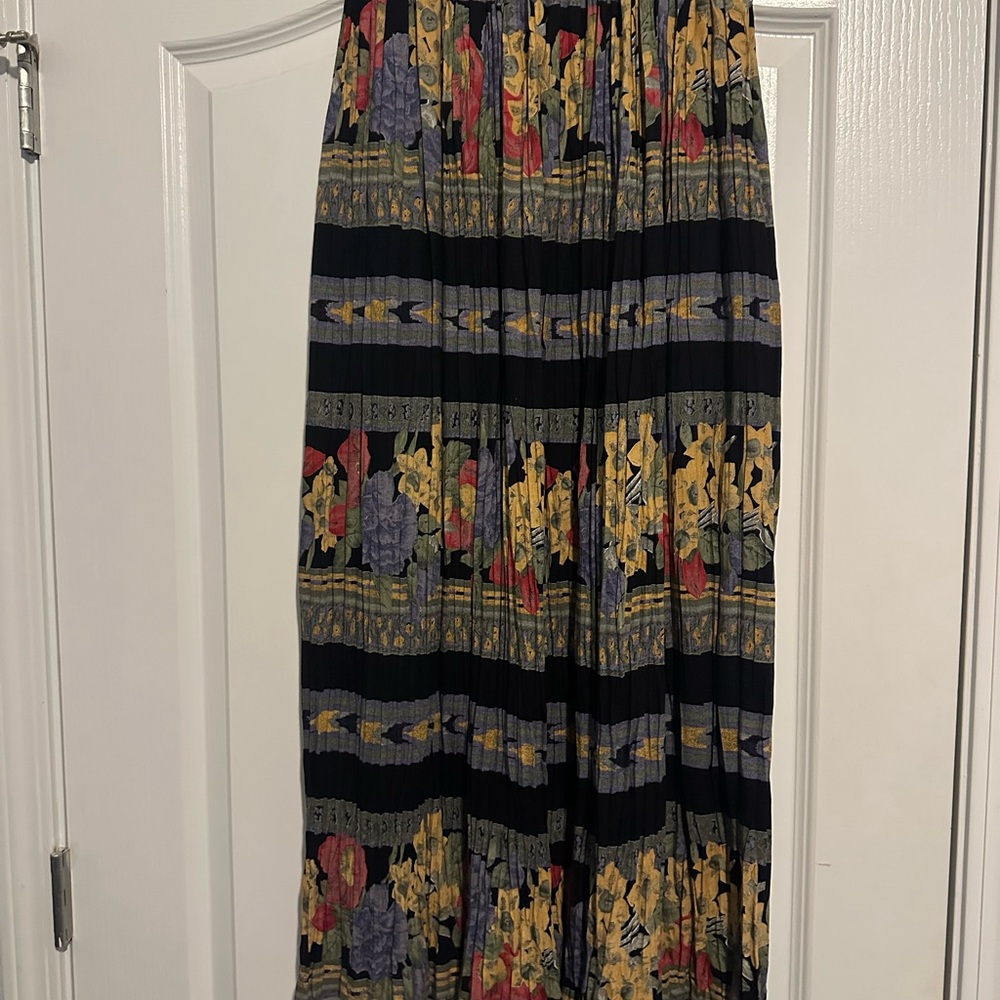 Elegant Black Floral Maxi Skirt